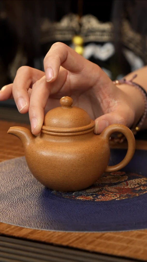 【闪购商品】紫砂茶壶GS 田黄砂 掇球