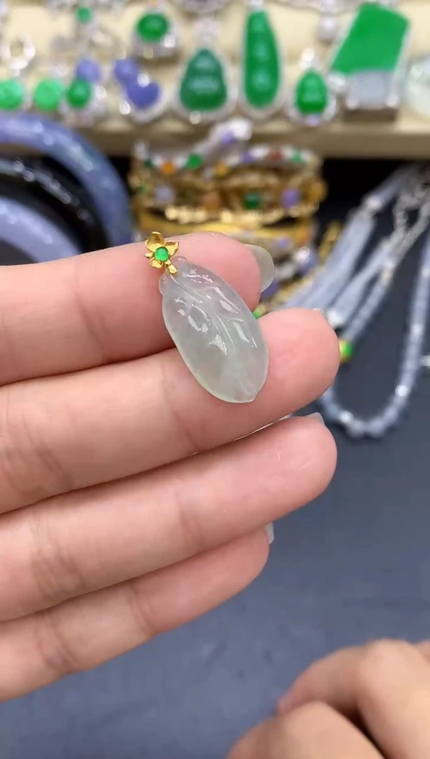 颈饰18K金镶嵌翡翠106-中国好珍宝