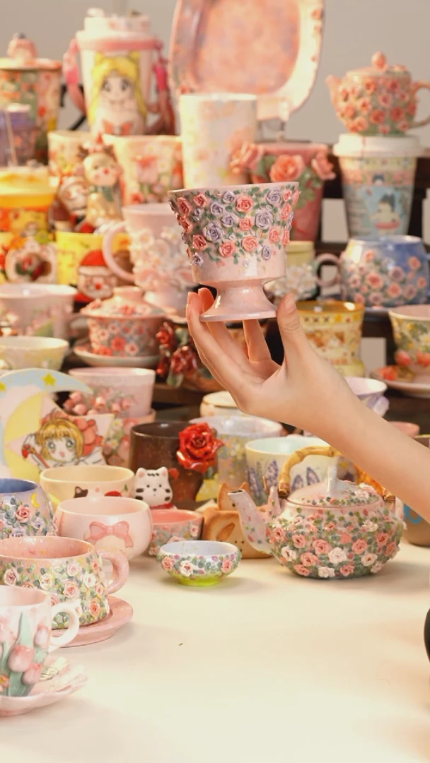 摆件陶景德镇釉下彩手绘设计师款陶瓷