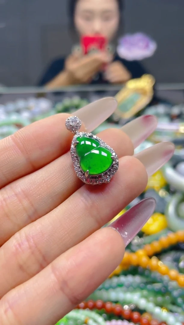 颈饰未镶嵌翡翠/V/翡翠A货，一件也是批发价