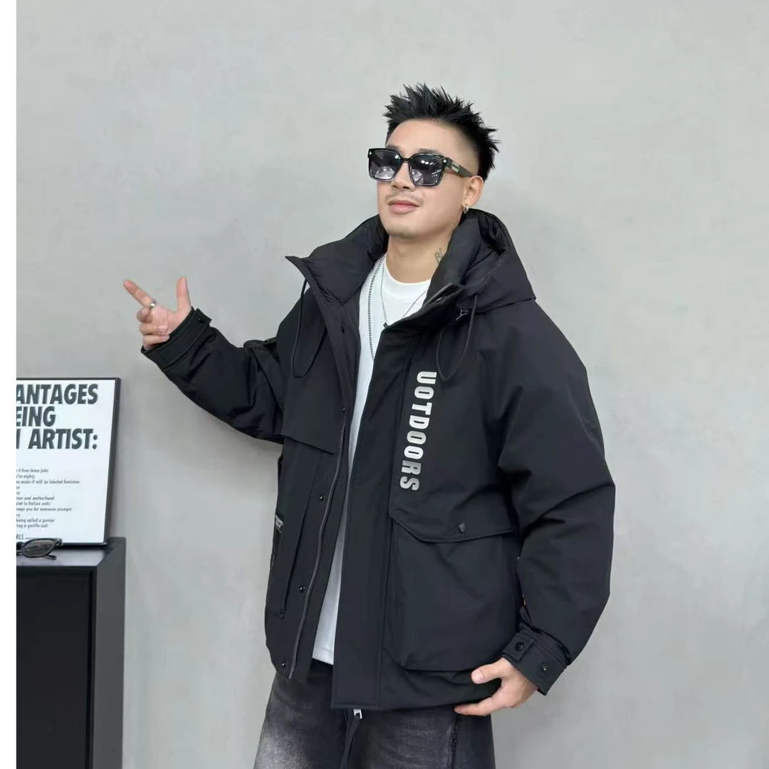 24111男士银色字母外套