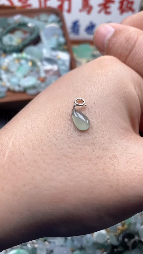 【闪购商品】翡翠颈饰未镶嵌哥哥