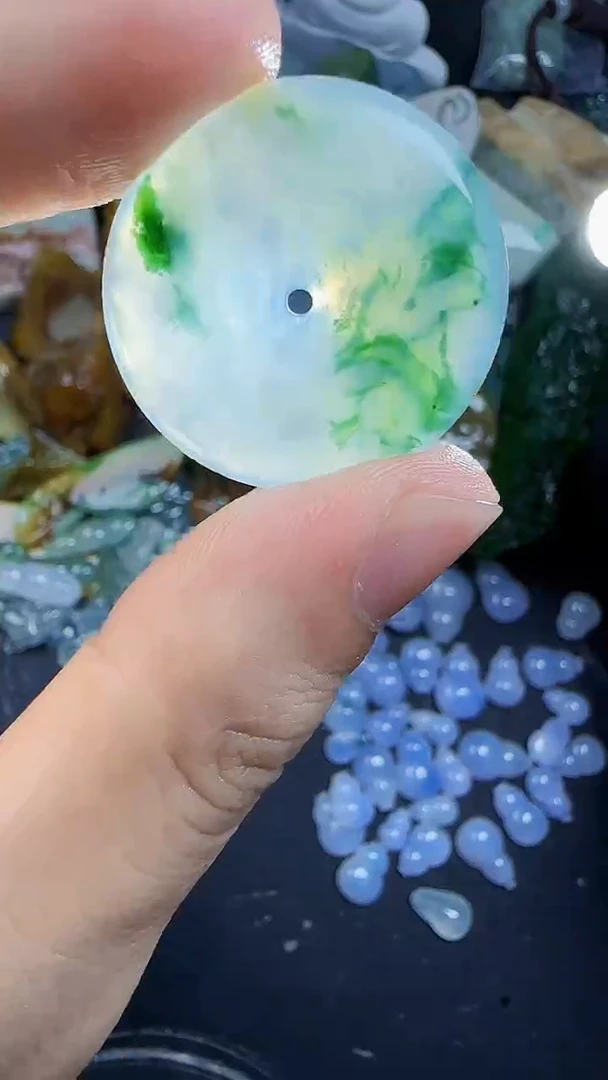 翡翠挂件未镶嵌S****嫂035翡翠