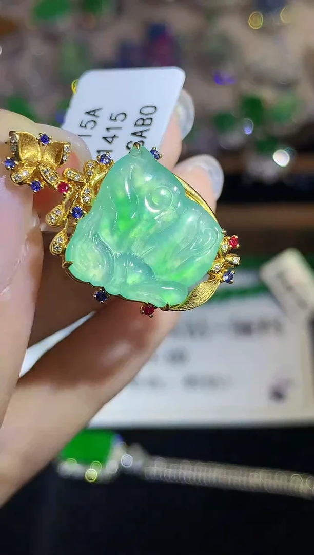 吊坠(不含链)18K金镶嵌翡翠L1415多样性发其一