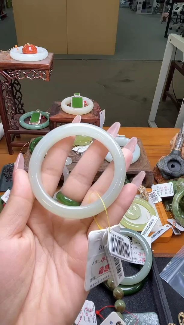 未镶嵌手镯和田玉青海晴水 56圈