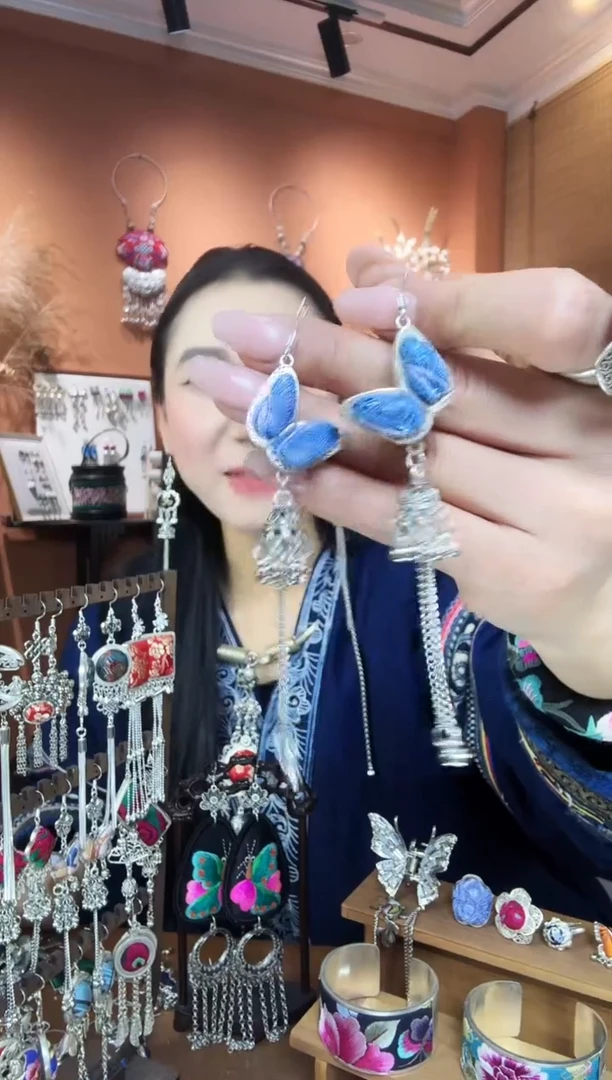 【闪购商品】刺绣纯手工民族风耳环