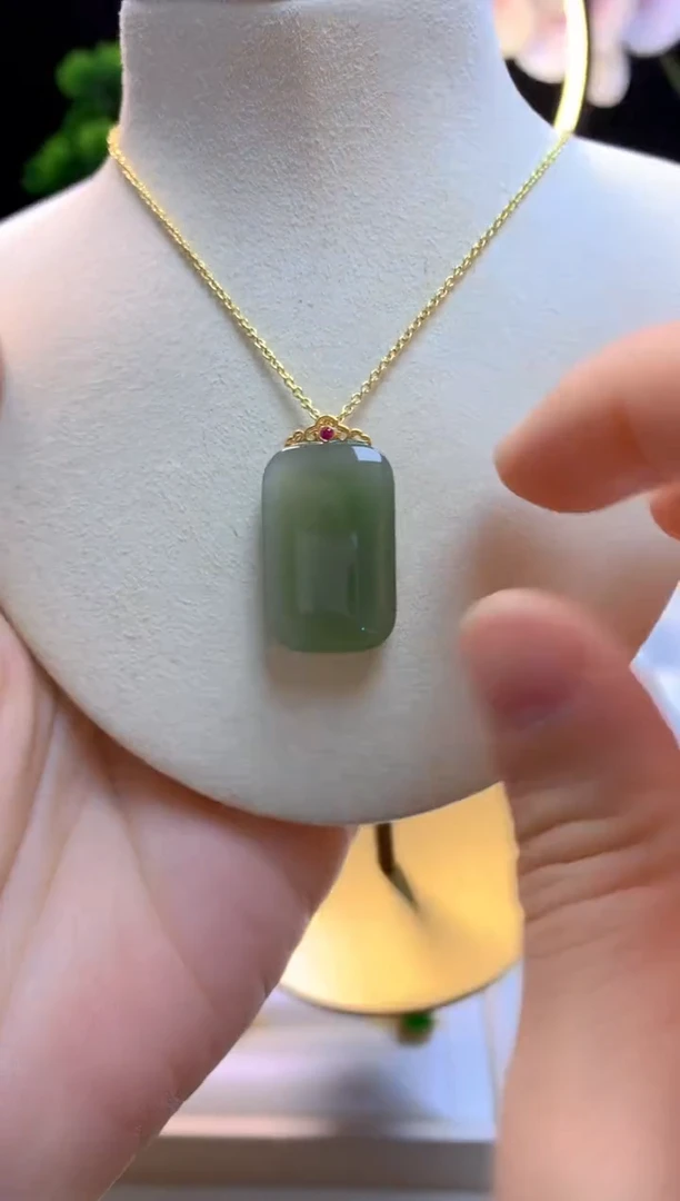 【闪购商品】和田玉吊坠18K金镶嵌无事牌