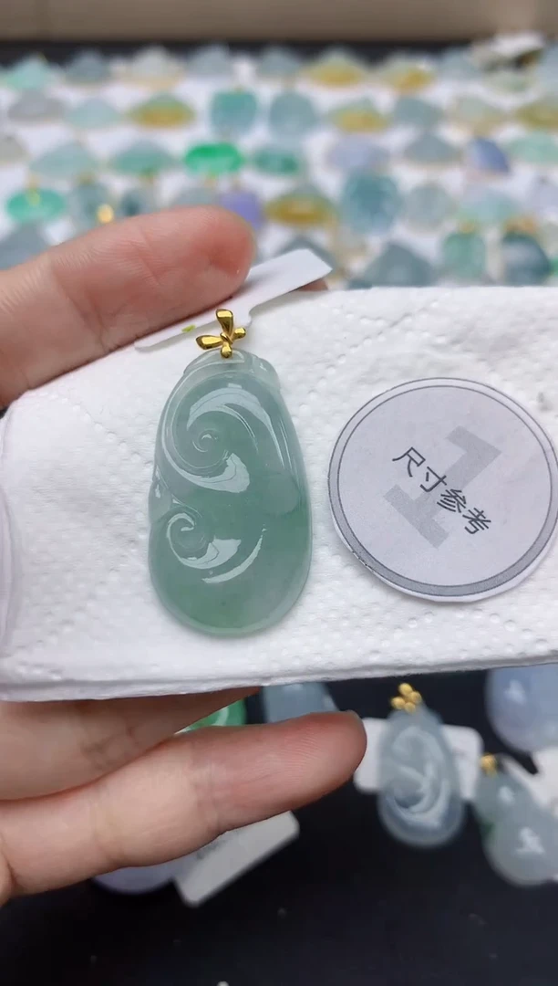 翡翠18K金镶嵌颈饰天然缅甸A货翡翠