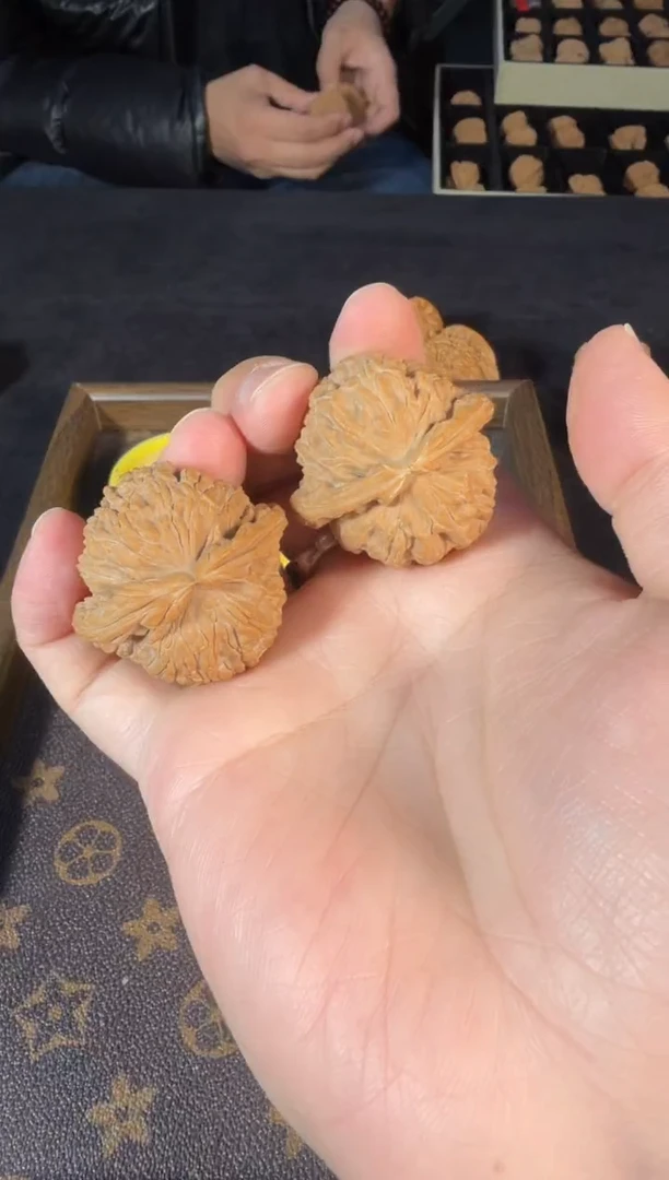 吊坠文玩核桃38.5尺全品球白