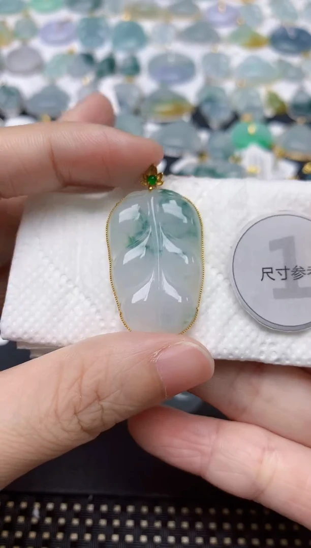 颈饰18K金镶嵌翡翠天然缅甸A货翡翠