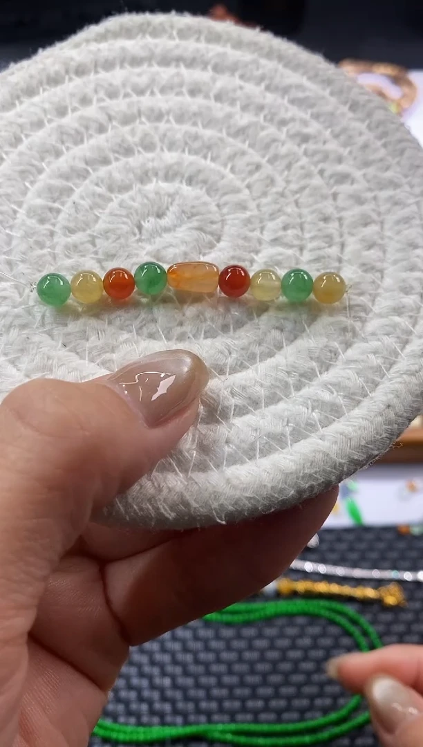 未镶嵌散珠翡翠一组多宝