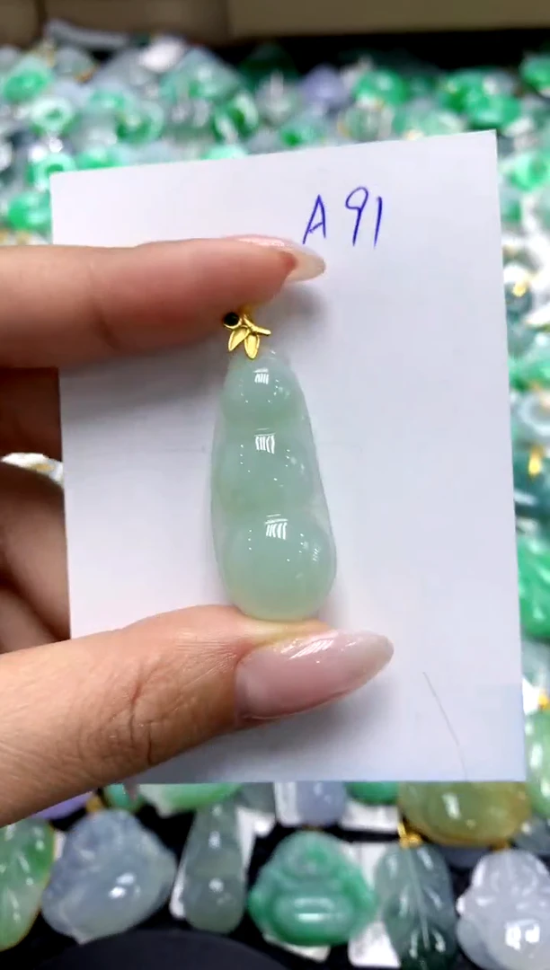 翡翠未镶嵌颈饰1111111111111111