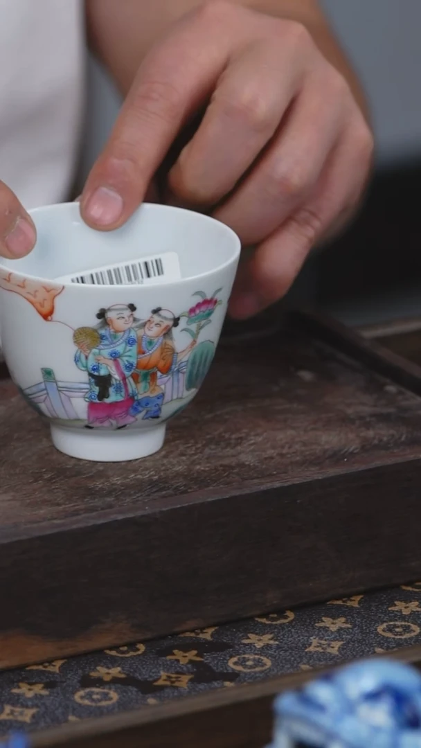 分彩荣人物童子单杯