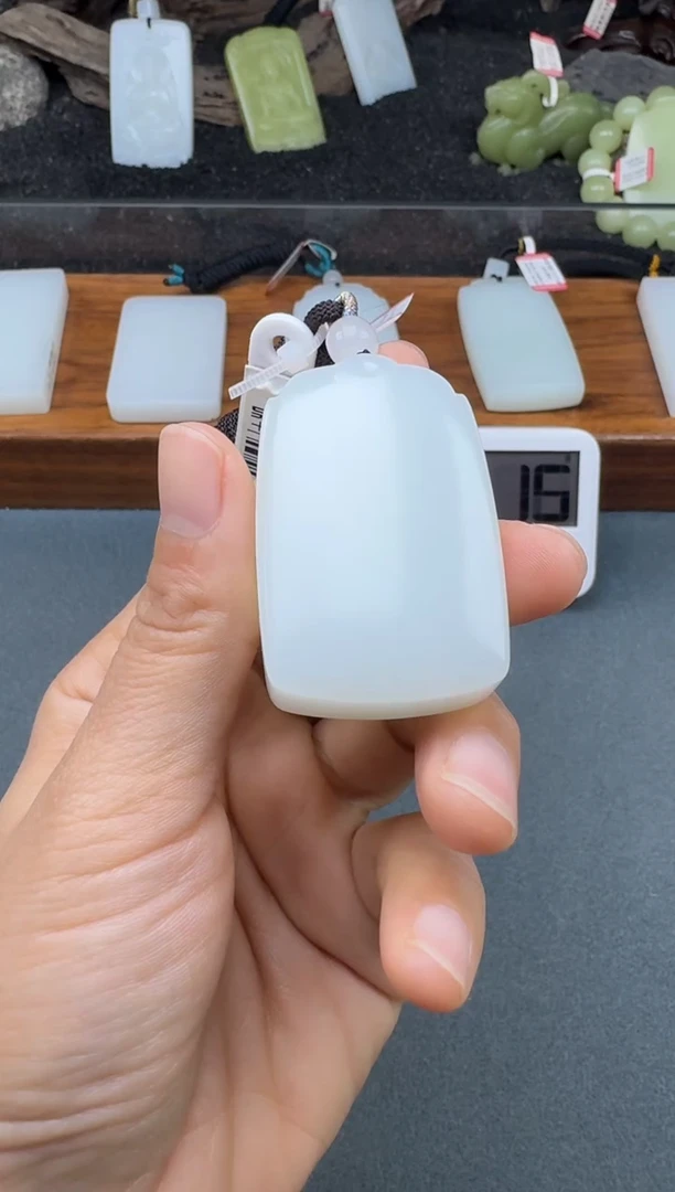 颈饰未镶嵌和田玉2