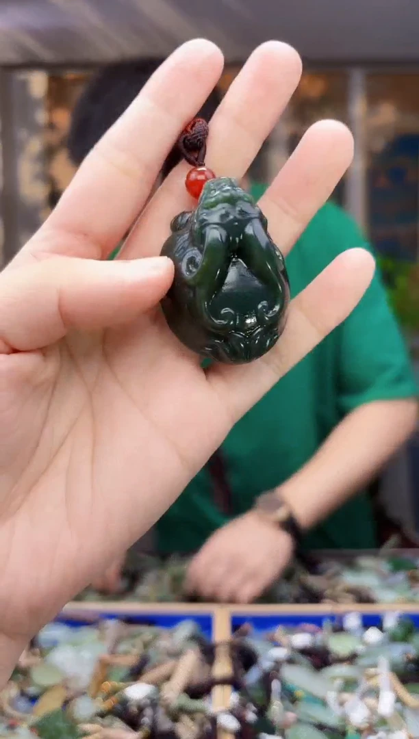 和田玉未镶嵌挂件拍一发一