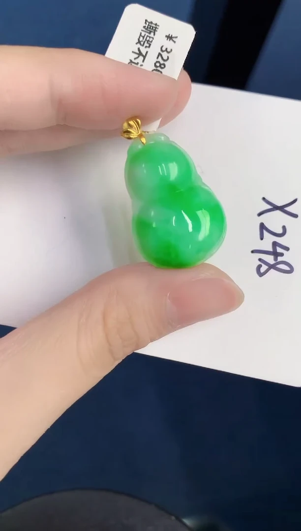 颈饰18K金镶嵌翡翠天然翡翠缅甸A货