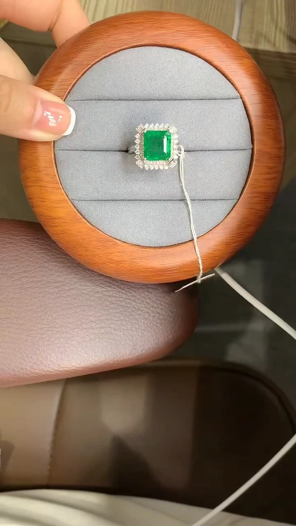 祖母绿戒指18K金镶嵌祖母绿戒指4.83ct主石