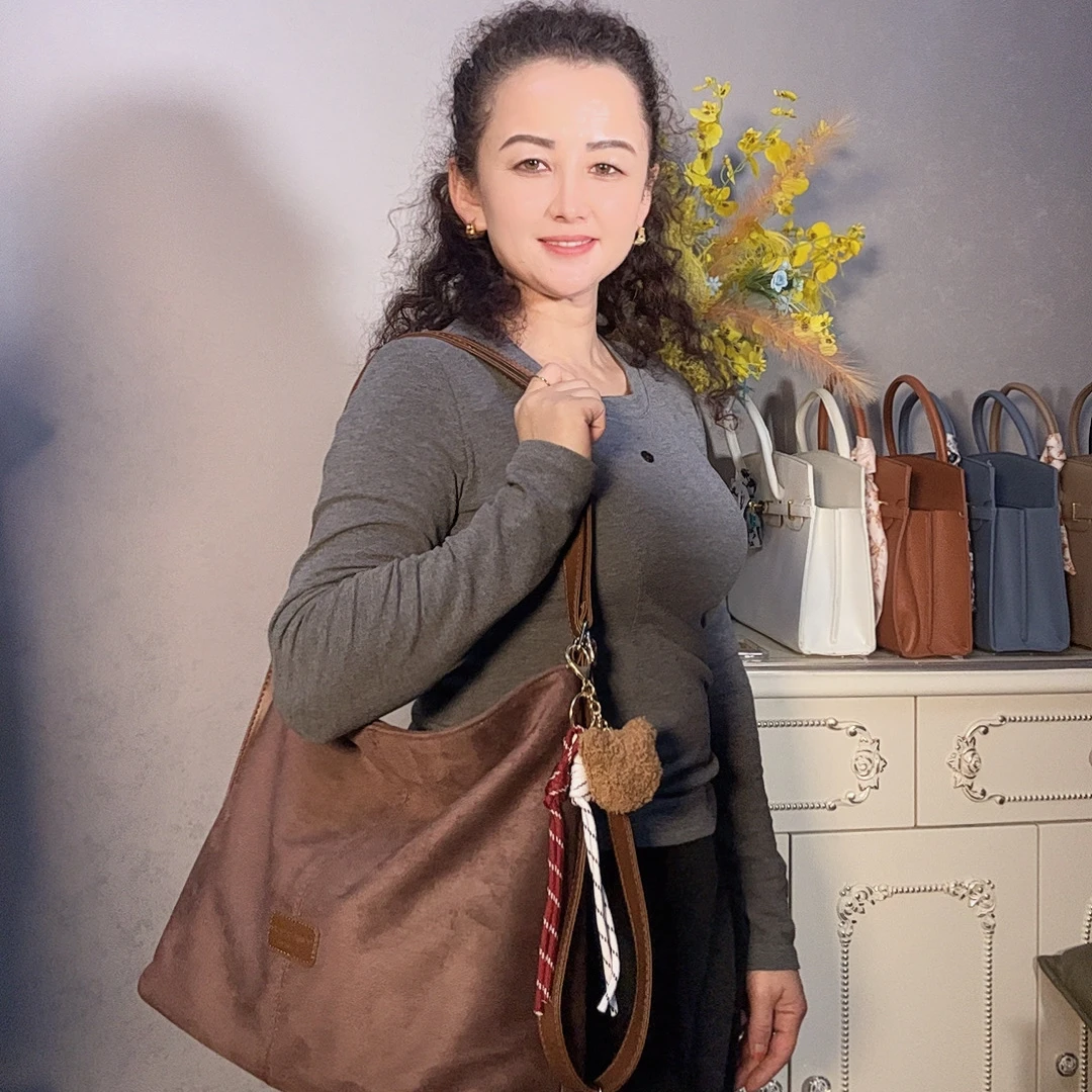 大容量手提斜挎时尚复古纯色女包简约百搭