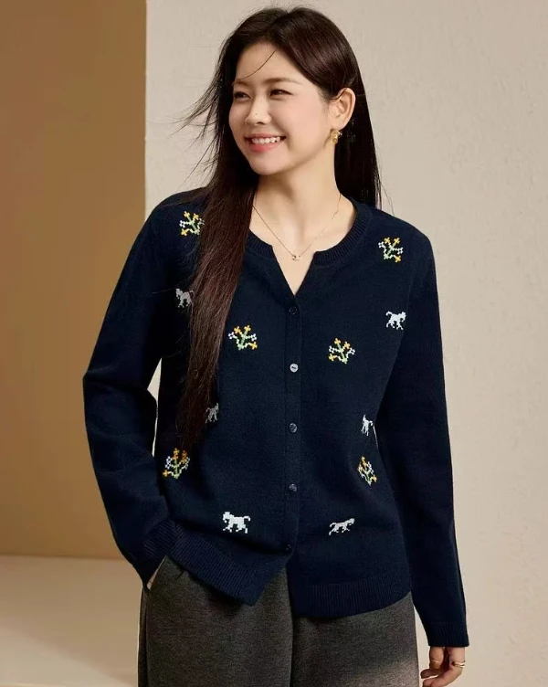 2025春秋新款大码女装V领针织衫刺绣宽松显瘦甜美气质时尚女767