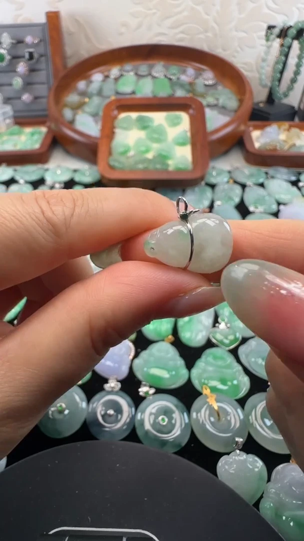 吊坠(不含链)18K金镶嵌翡翠葫芦