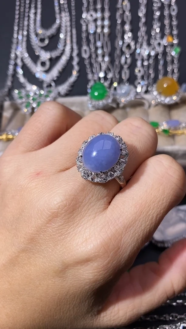 18K金镶嵌戒指翡翠戒指