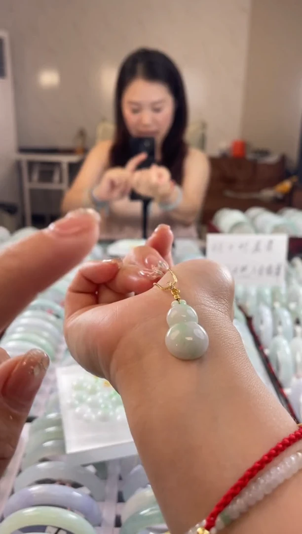 翡翠未镶嵌吊坠(不含链)多样性发货 发一件