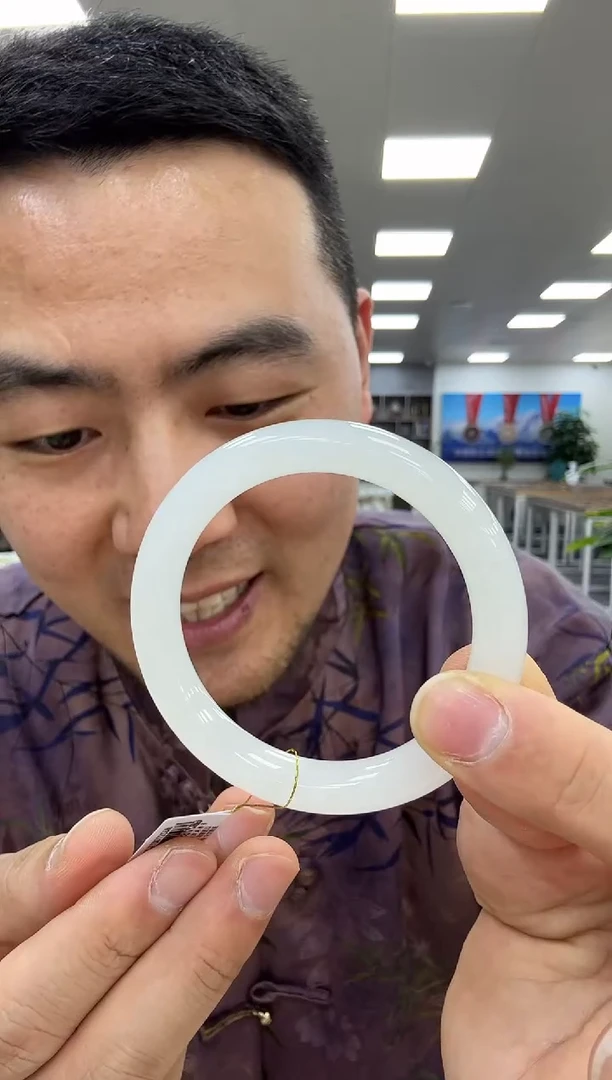 【闪购商品】和田玉手镯未镶嵌52-53  852