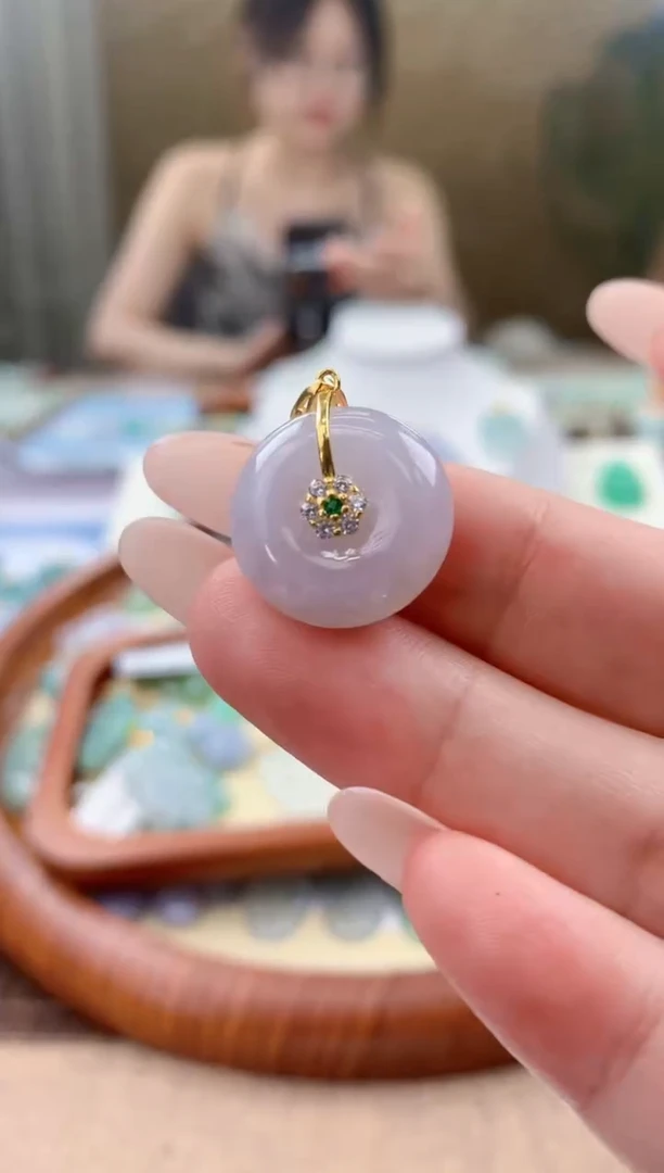 颈饰未镶嵌翡翠天然A货翡翠挂件