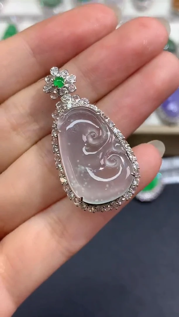 吊坠(不含链)18K金镶嵌翡翠吊坠(不含链)|29800