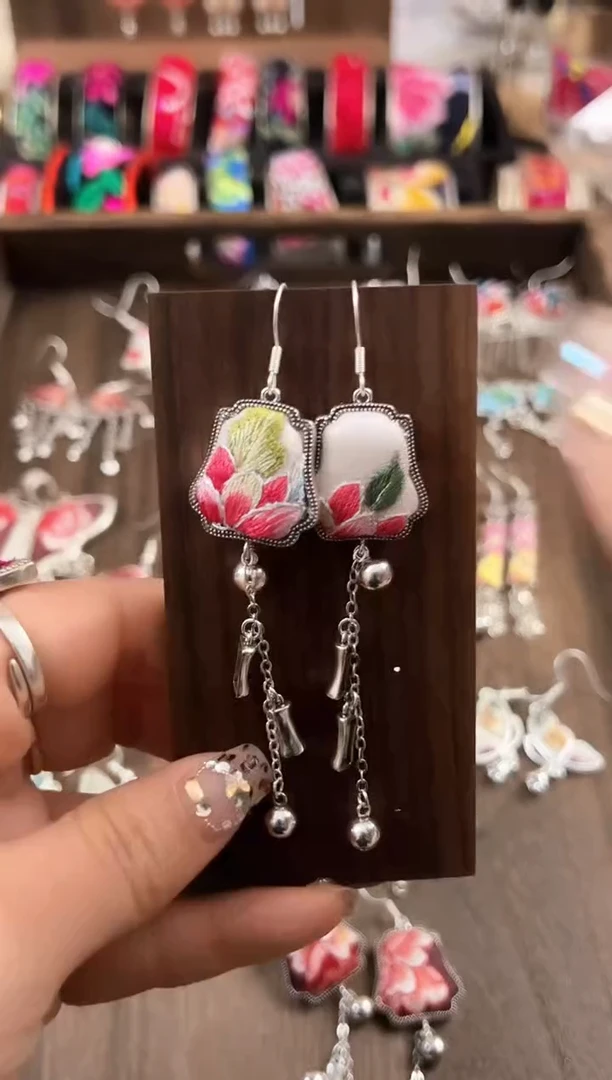 【闪购商品】织绣民族风老绣饰品030