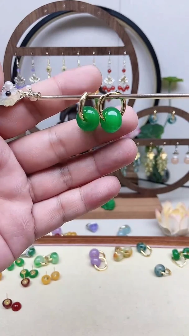 14K金镶嵌石英质玉（天山翠）耳钉119号