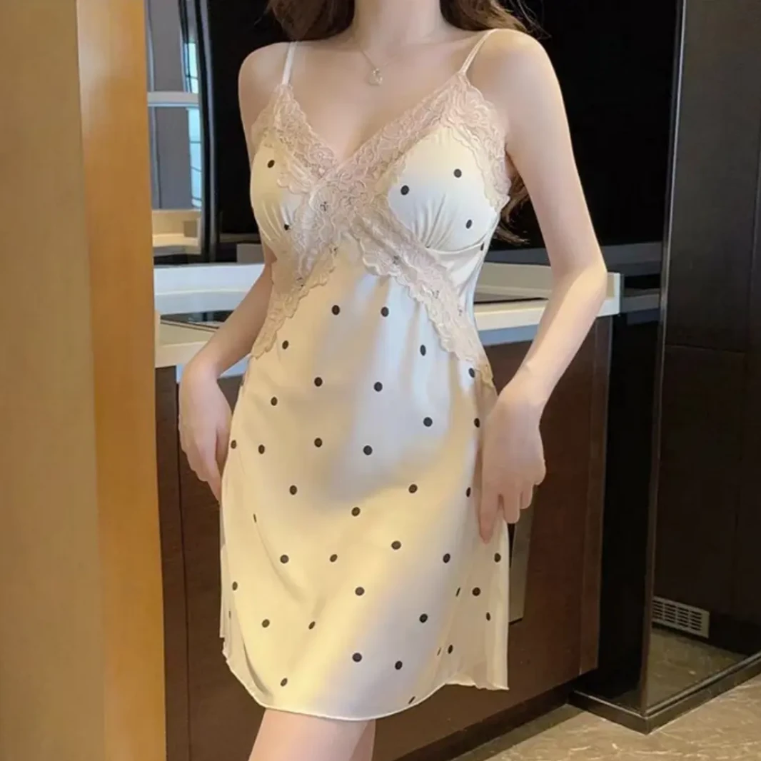 性感蕾丝睡衣女夏季新款吊带睡裙冰丝带胸垫纯欲风情薄款