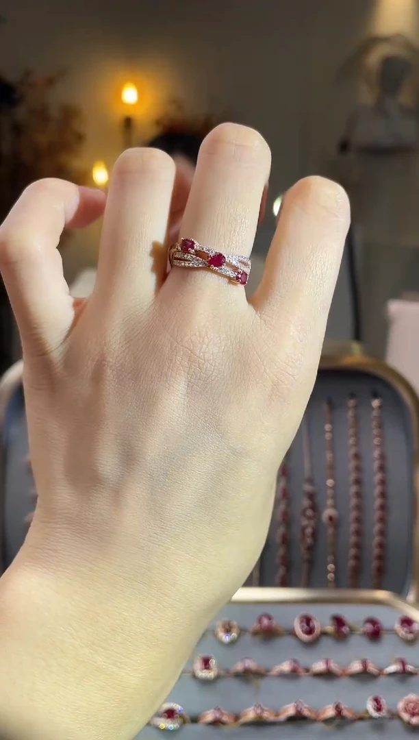 银S925镶嵌手饰红宝石手饰