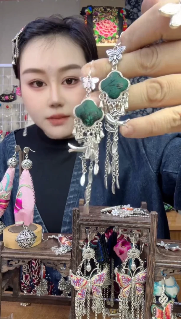 【闪购商品】刺绣纯手工苗绣非遗耳环