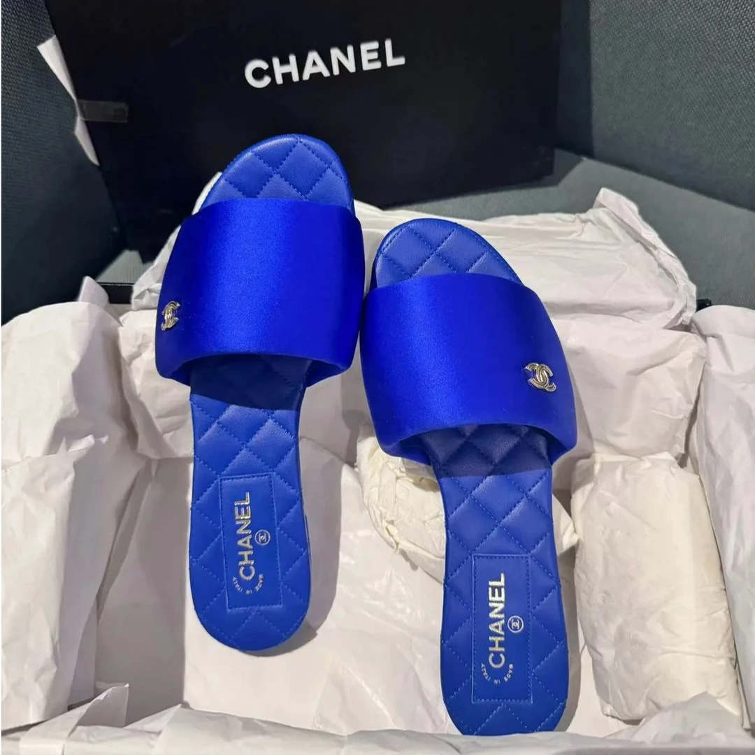 未使用 Chanel/香奈儿 小花6珊  香奈儿 宝蓝色绸缎双C 拖鞋37码