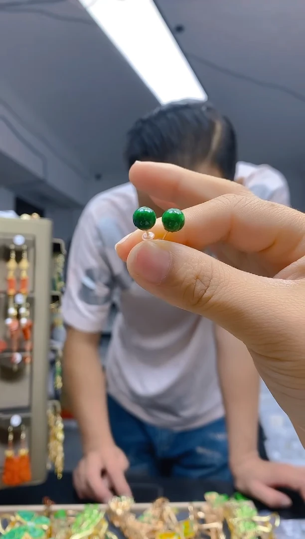 【闪购商品】翡翠耳饰合金050翡翠耳钉