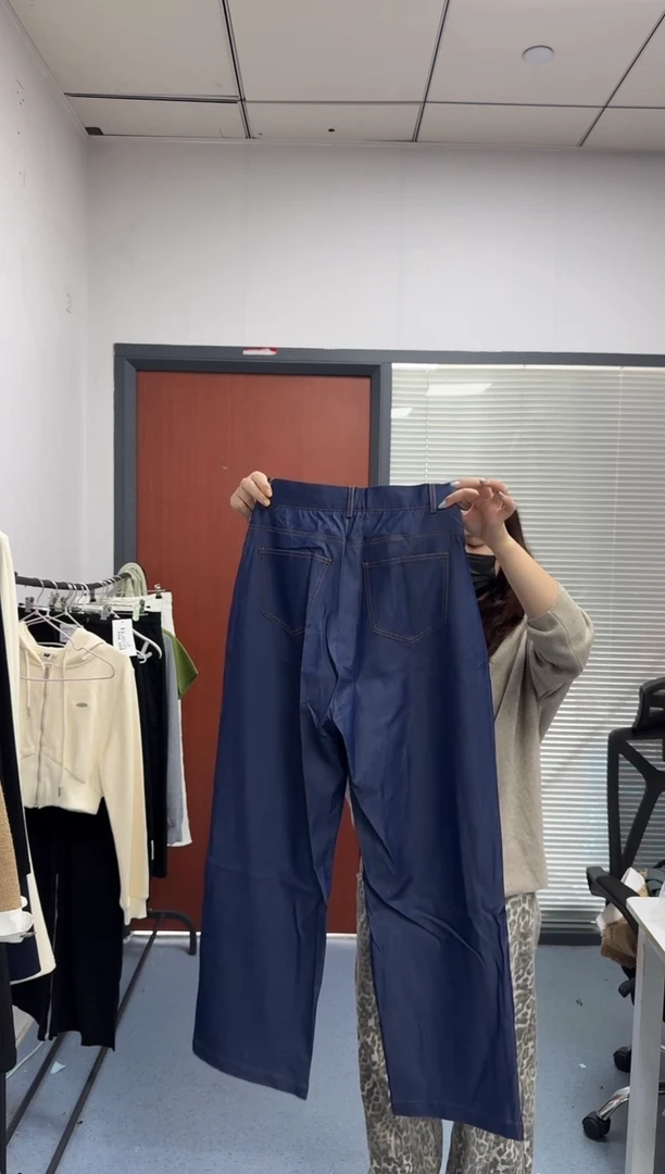 恐龙阿姨闪购商品：深蓝色夏款休闲裤S