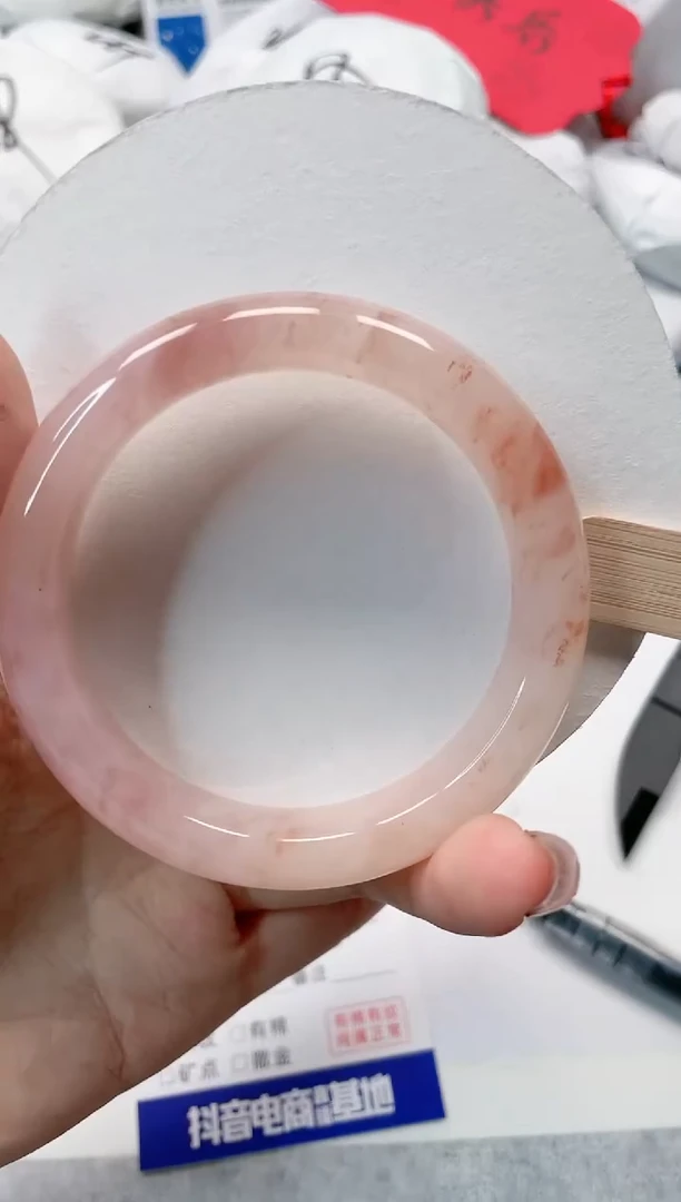 【闪购商品】石英质玉手镯未镶嵌122-56