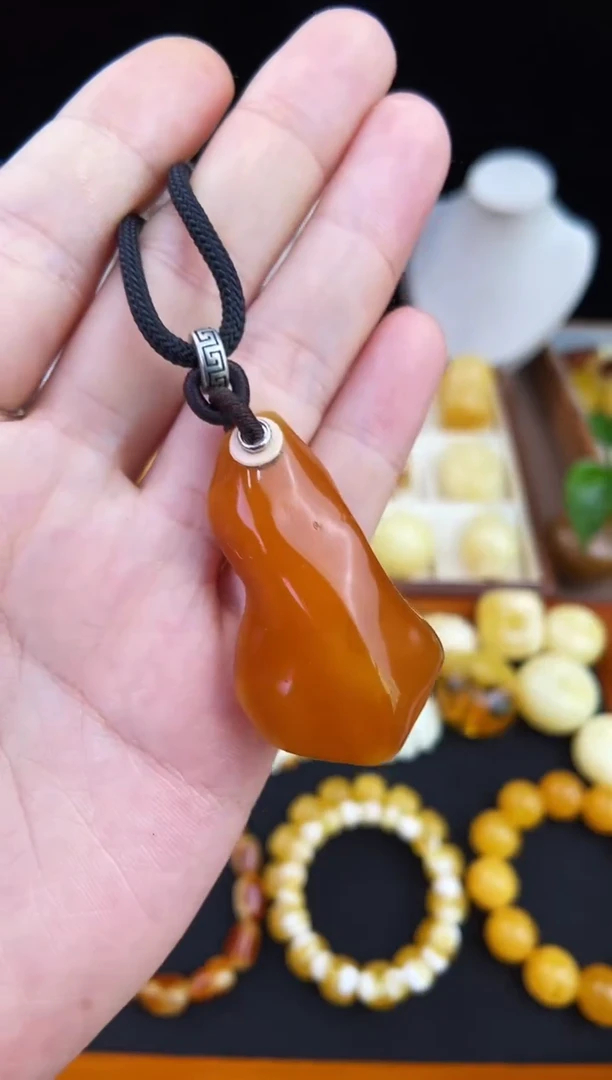 琥珀未镶嵌珠宝奇石柒月