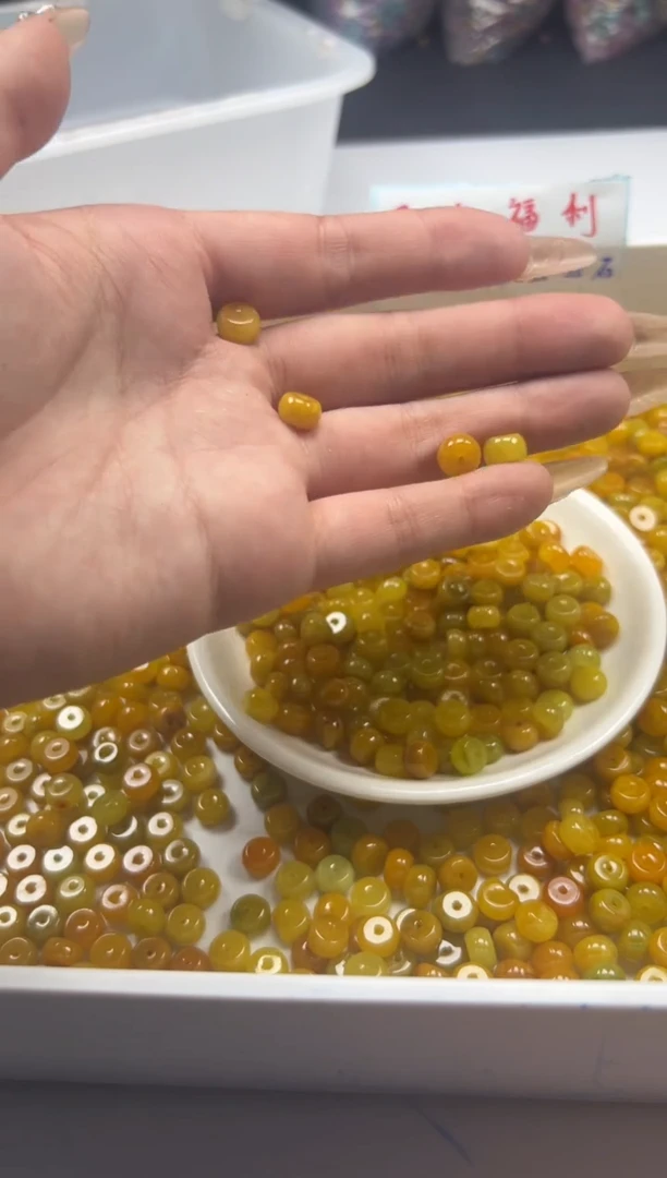 翡翠未镶嵌颈饰w1775黄翡算盘8*4mm*15颗