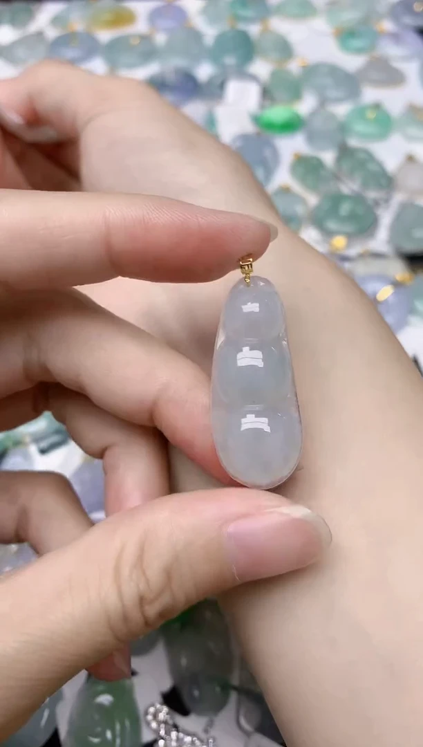 翡翠18K金镶嵌颈饰天然A货翡翠