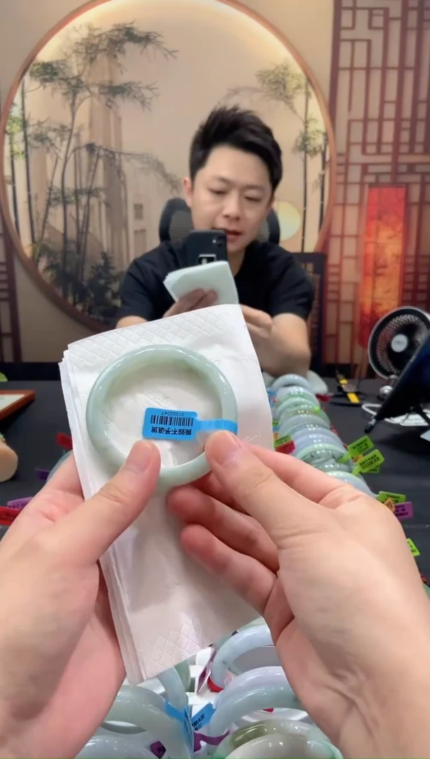 未镶嵌手镯翡翠000054345