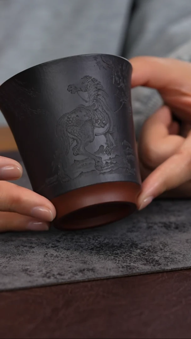 【闪购商品】紫砂茶杯双色粉浆 刻绘马 主人杯