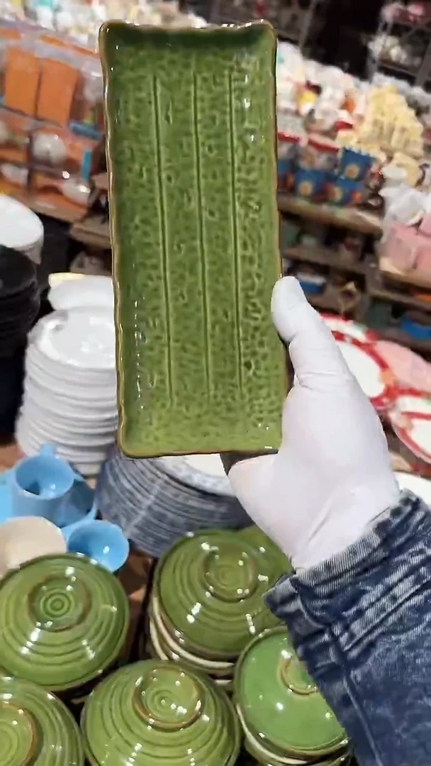 陶瓷绿色长方盘微瑕 凑满20元包邮