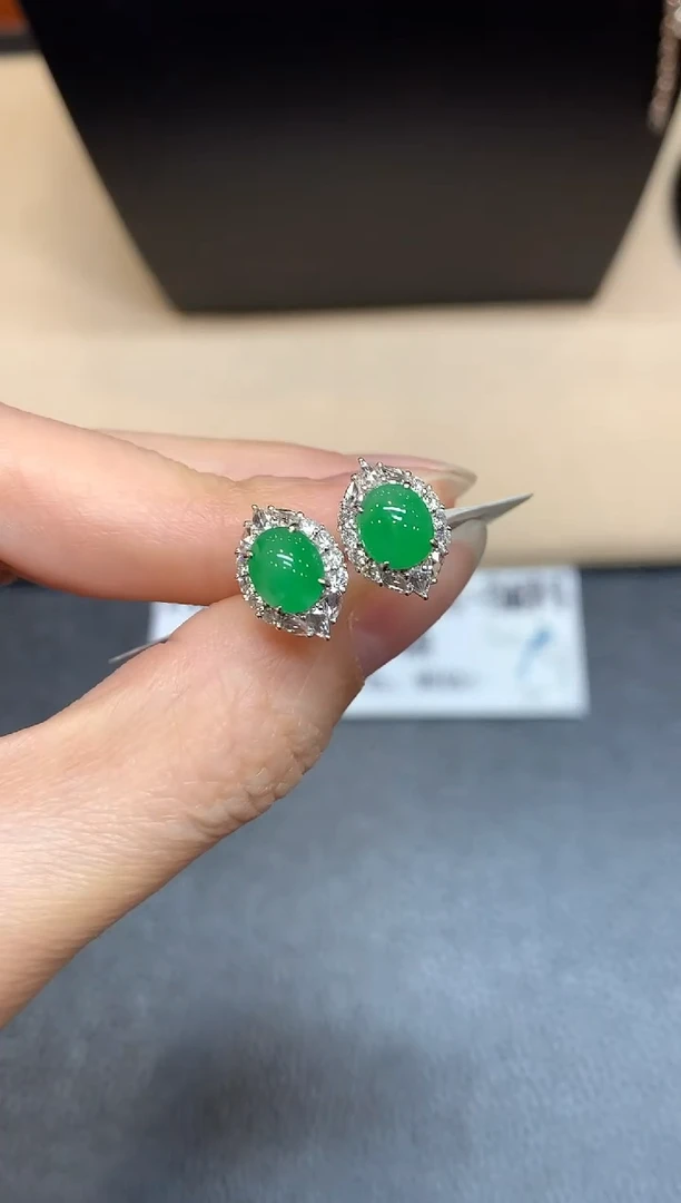 18K金镶嵌翡翠耳饰蛋面【无服务费