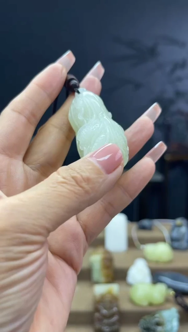 颈饰未镶嵌和田玉1