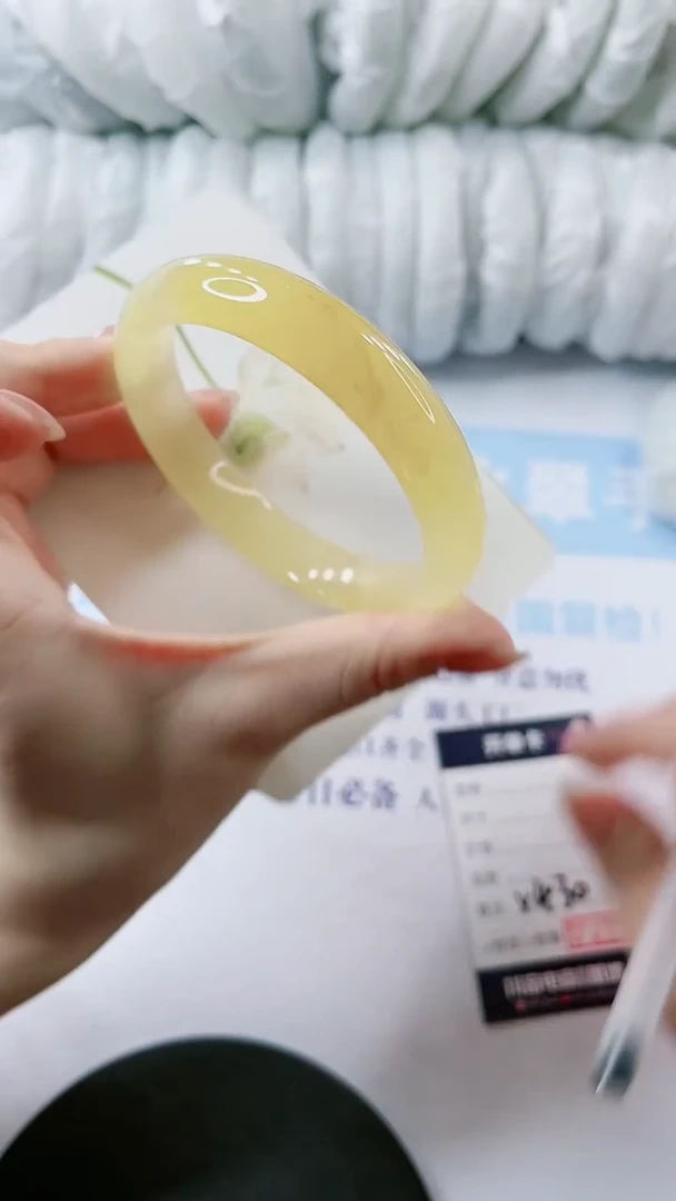 【闪购商品】石英质玉手镯未镶嵌多样性发货V430