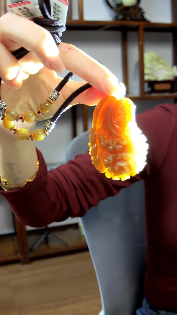 颈饰未镶嵌和田玉白菜