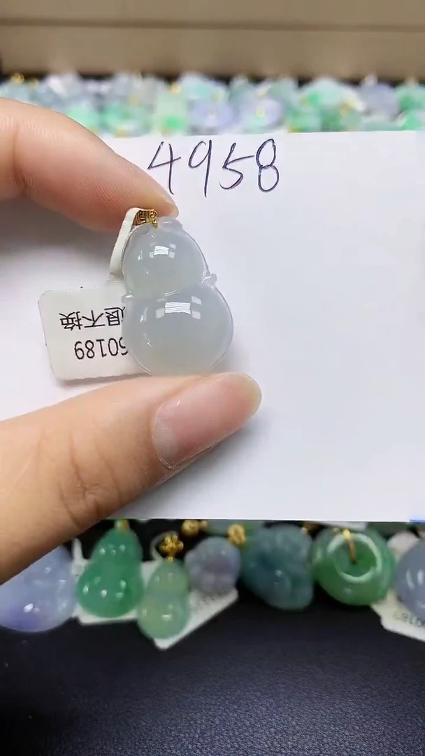 翡翠18K金镶嵌颈饰 天然缅甸翡翠A货