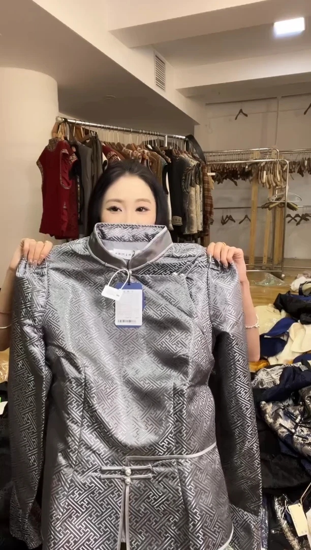 2XL码    125-135斤  外套  点赞福利